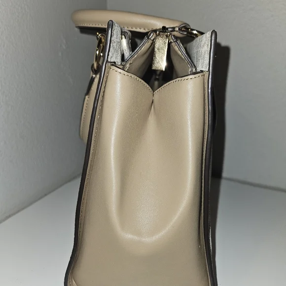 Michael kors shoulder and crossbody purse NWOT - Picture 6 of 8